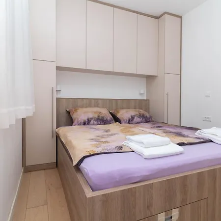 Petrus Apartment Petrcane