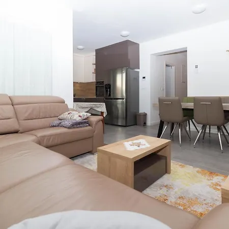 Apartamento Petrus Petrcane