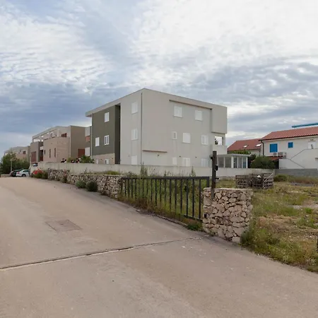 Petrus Apartment Petrcane